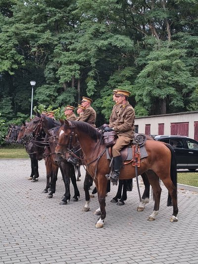 Przejazd kawalerzystów przez Wojsławice
